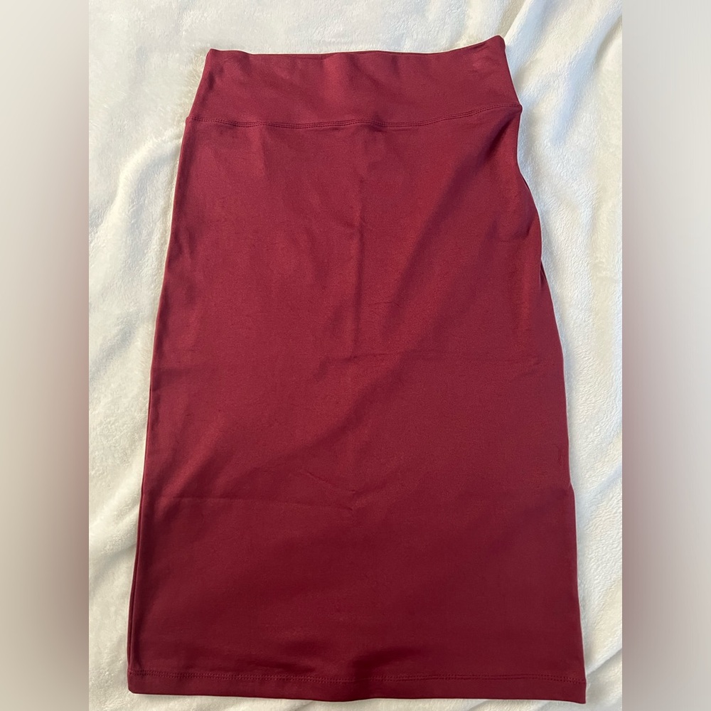 red bodycon skirt